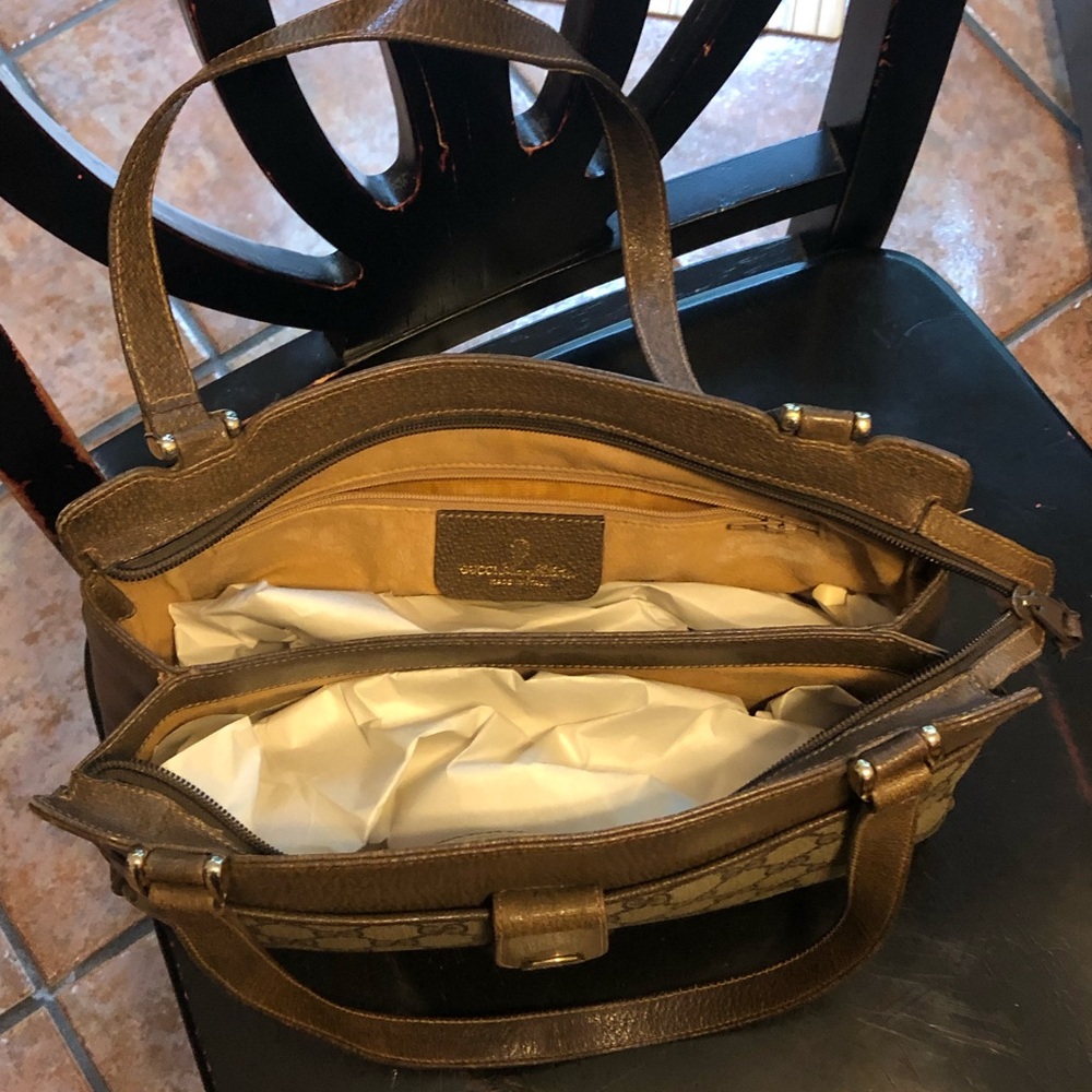 Vintage Gucci shoulder bag ~ excellent condition